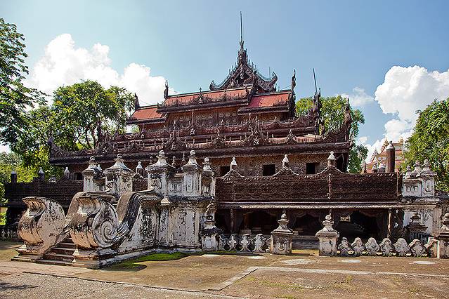 金色宫殿僧院  (Shwenandaw Kyaung)