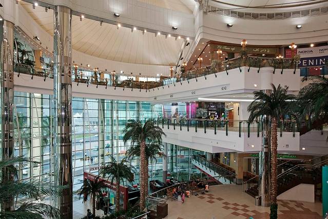 市中心购物广场