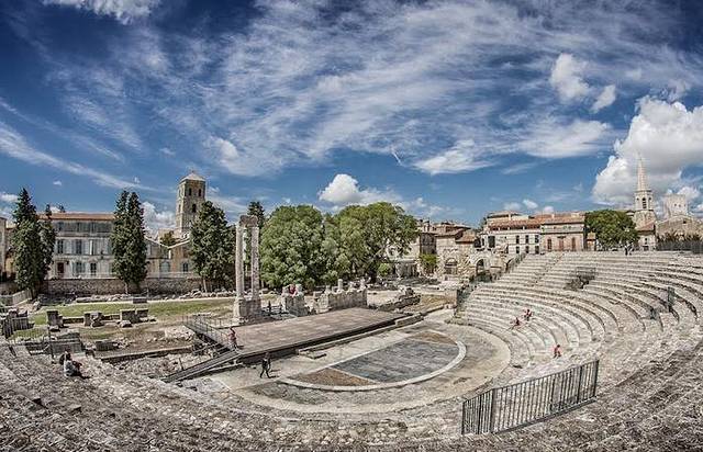 阿尔勒罗马剧院