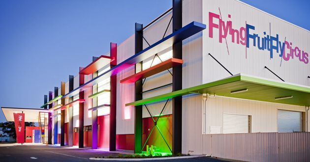 Flying Fruit Fly Circus‎