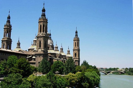 皮拉尔圣母圣殿主教座堂