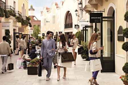 巴塞罗那罗卡购物村