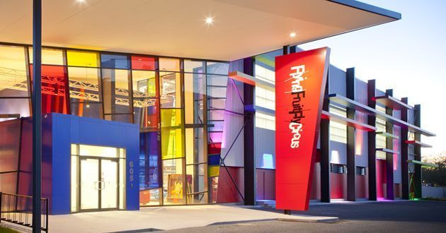 Flying Fruit Fly Circus‎