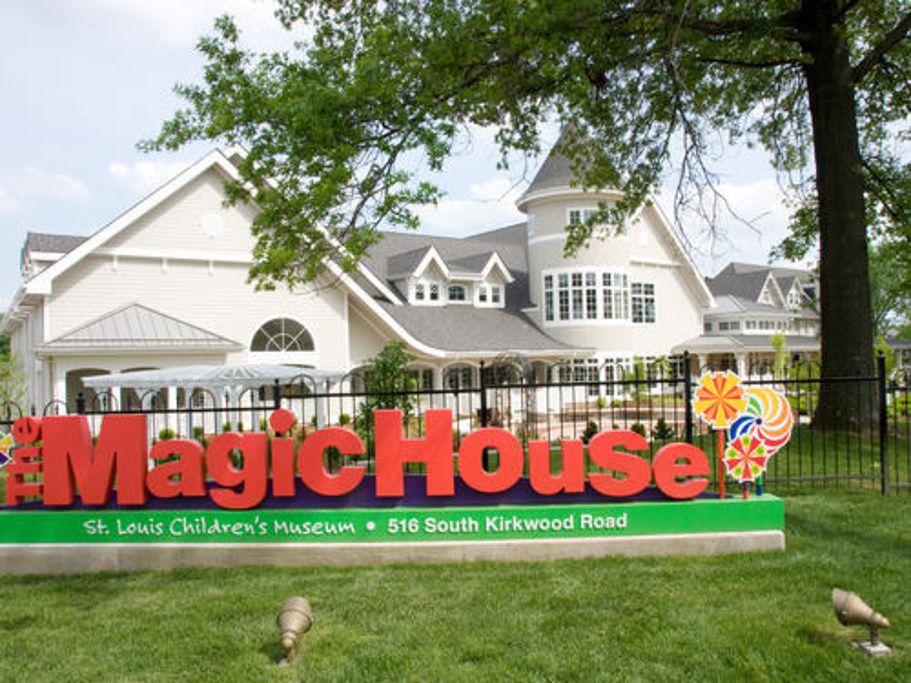 夏普神奇电影屋和游戏厅sharp's magic movie house &penny