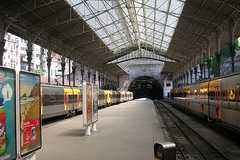 圣本笃车站的图片