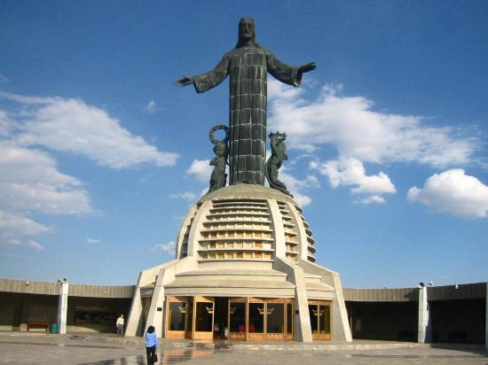 基督山雷伊纪念碑