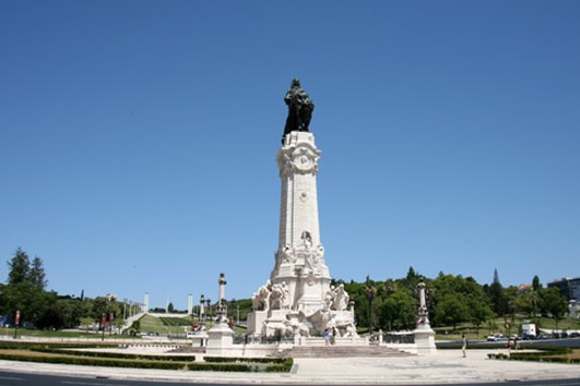 庞巴尔侯爵广场