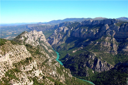 凡尔登大峡谷和圣十字湖