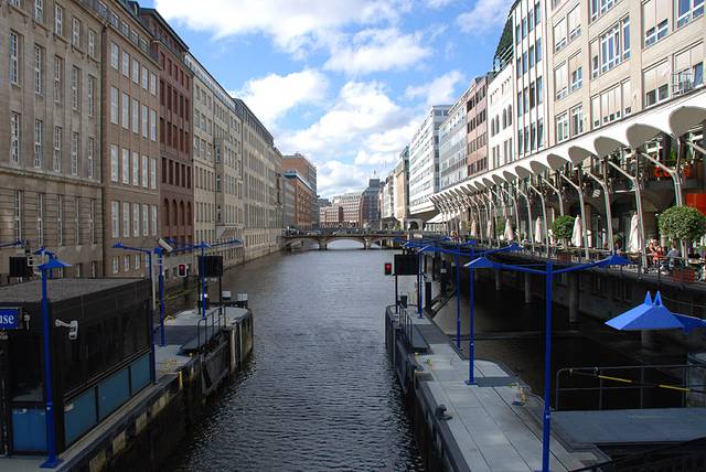 Neuer Wall及阿斯特拱廊