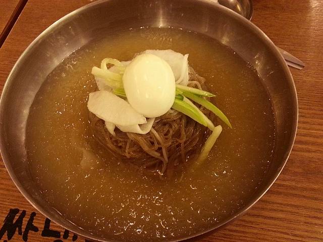 包肉冷面明洞 1 号店