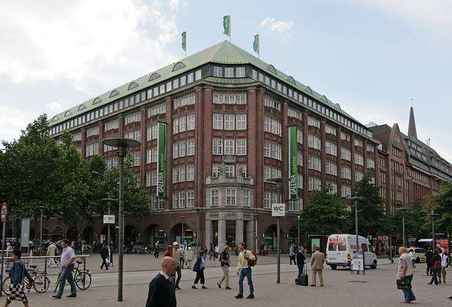 GALERIA Kaufhof（汉堡蒙克贝格大街）