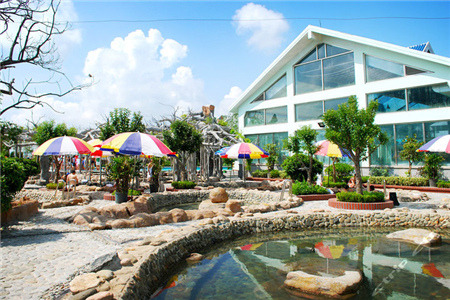 新空间温泉度假村