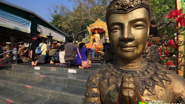 希维猜高僧纪念像