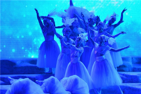 《山水间》演出