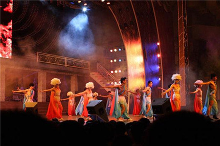 三亚果喜红艺人剧场