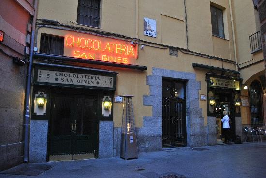 圣西内斯吉事果/热巧克力店