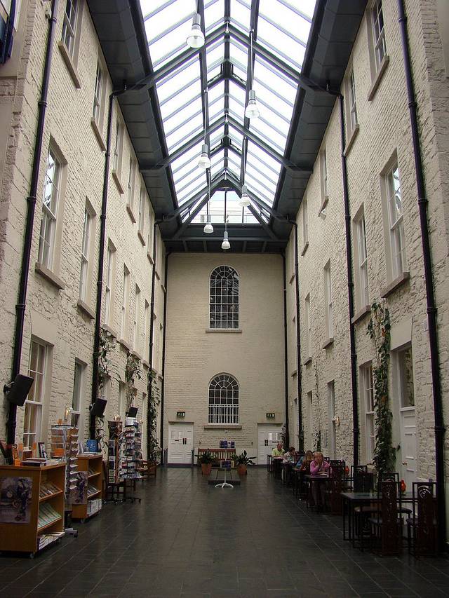 切斯特·比替图书馆