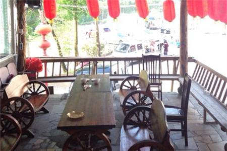 人和堂沪吉农家菜(云上草原大竹海店)