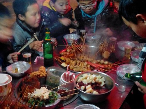 冷水铺十字路口麻辣烫旅游景点图片