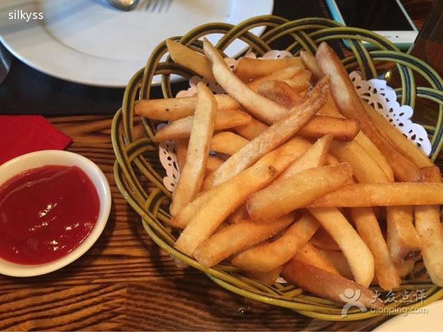 申德勒加油站(三里屯北小街店)