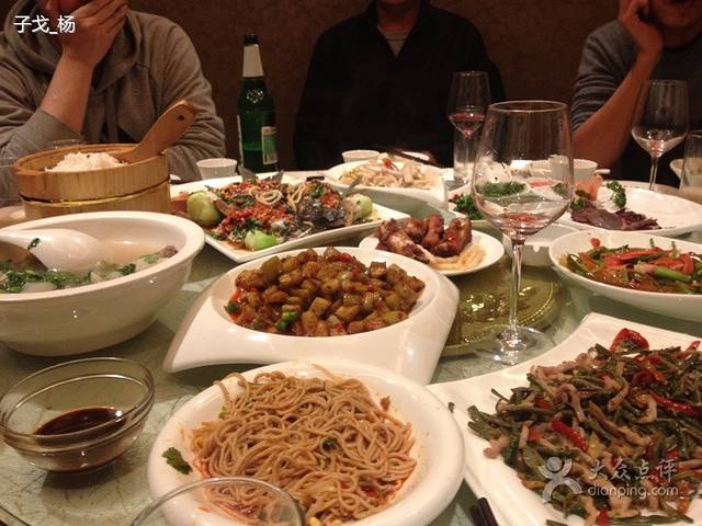 石泉映象中餐石锅鱼