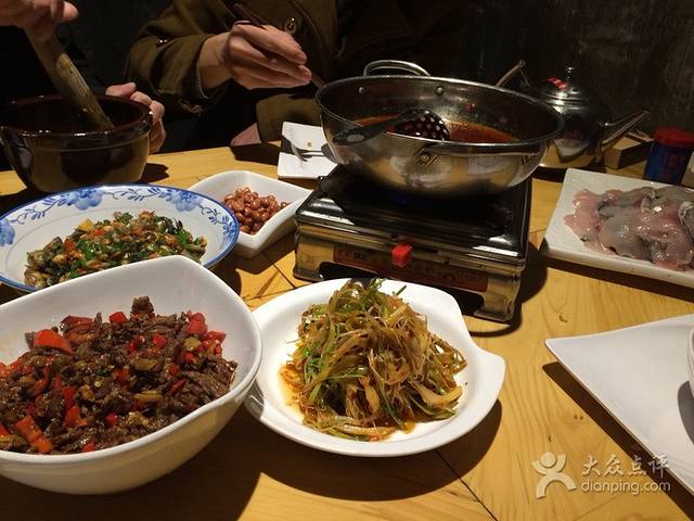 食根源·湘菜·海鲜·宴席(勤诚达店)