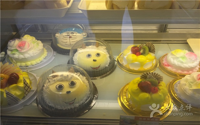 小草屋蛋糕手感烘焙(义桥店)