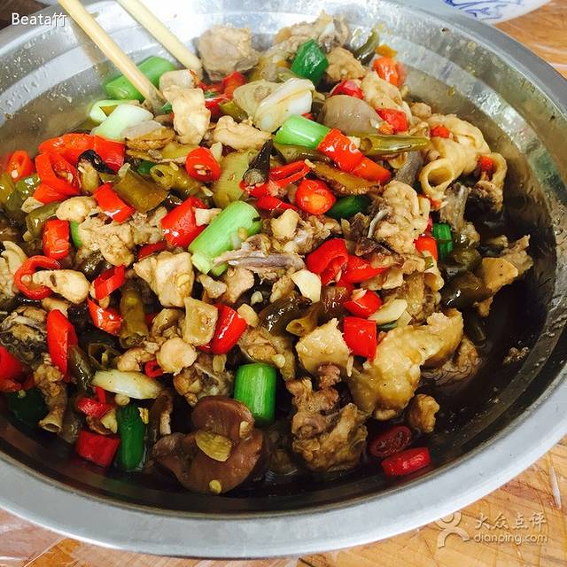 小洞天柴火土菜馆