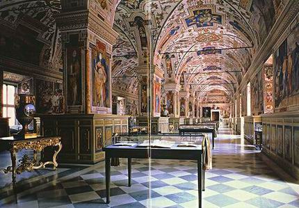 安布罗西安纳图书馆