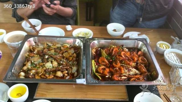 六月雪干锅(诗城路店)