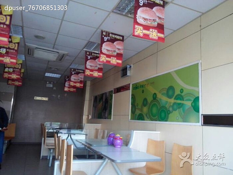 华莱士·全鸡汉堡(锦丰店)旅游景点图片