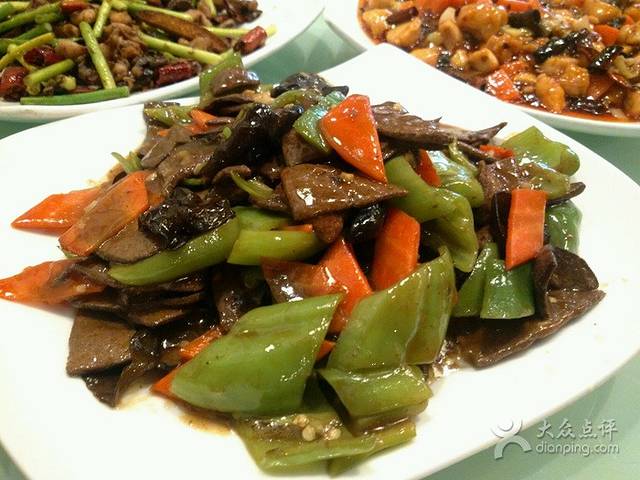 镜泊湖酒家(兴华街金鼎店)