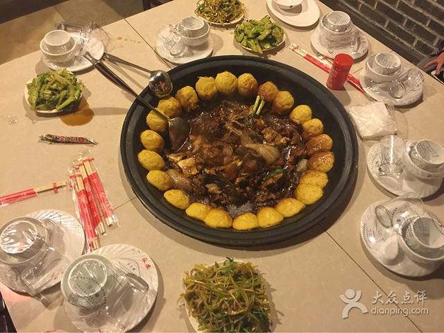 王老六铁锅炖鱼(长春路店)