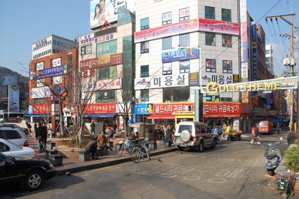 凡川洞黄金主题街