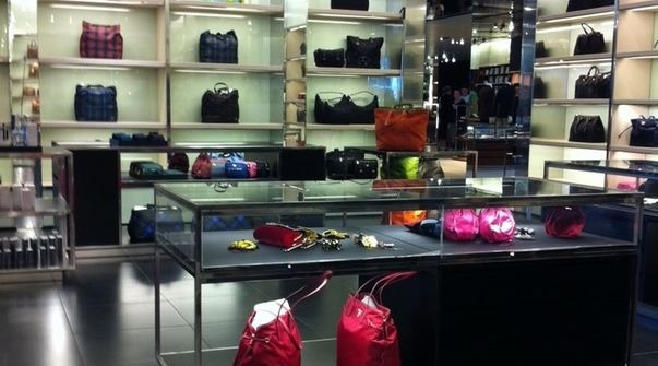 Prada The Space 工厂店