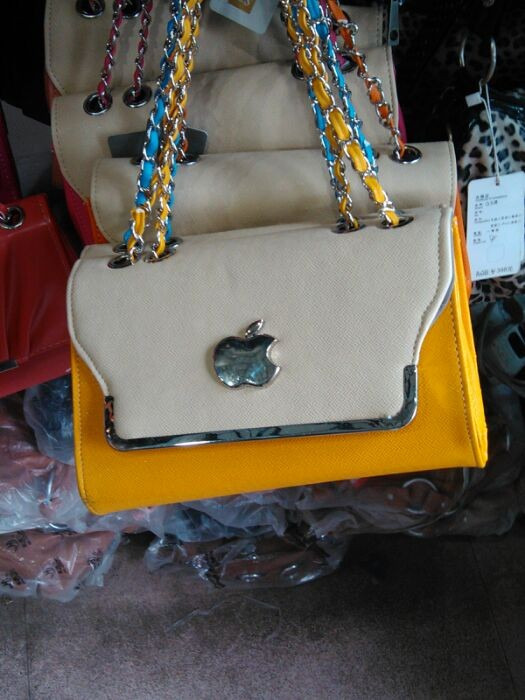 张扬时尚箱包行