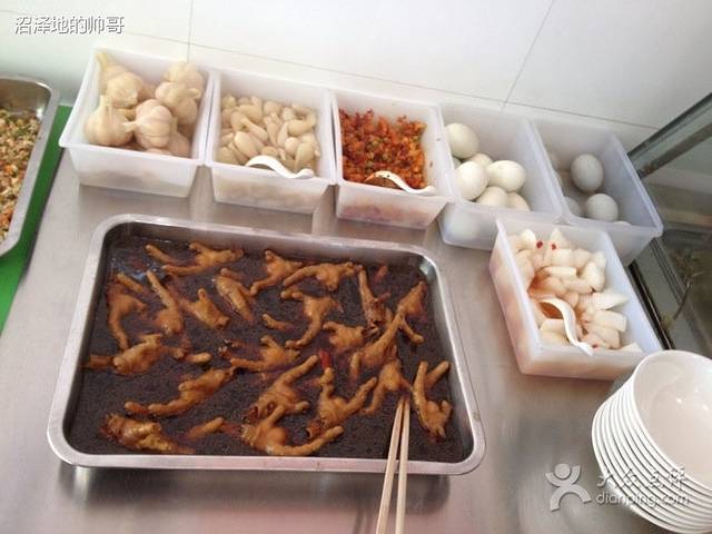 随意美食(府东小区南区店)