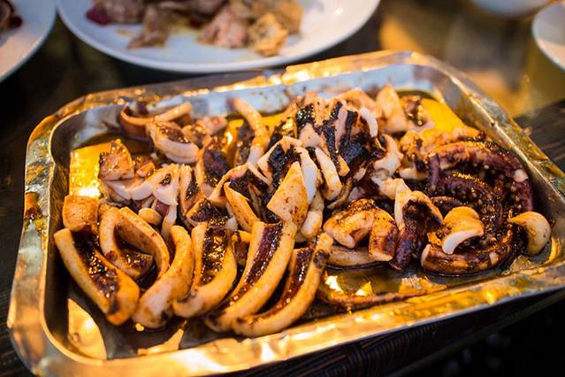 正黄旗海鲜烧烤大排档(延安路总店)