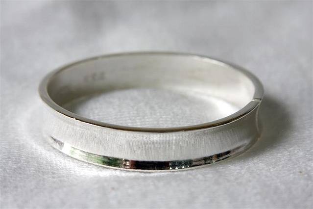 寸家月辉银器(蝴蝶泉店)