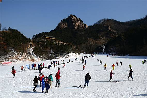 青岛哪个滑雪场最好玩？看看这篇榜单你就知道,2026青岛榜单,景点/住宿/美食/购物/游玩排行榜【去哪儿攻略】