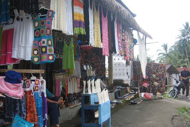 德格拉朗梯田街边市场