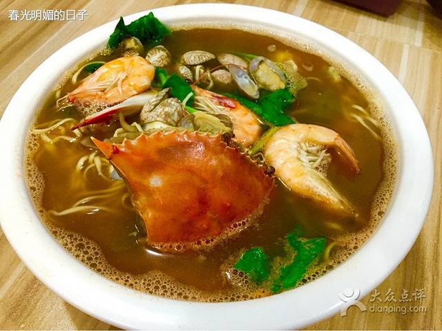 特色:葱油蛤蜊 酱爆鱿鱼 三鲜面 虾皮卷心菜 蛤蜊炖蛋 小鲳鱼蛤蜊蛏子