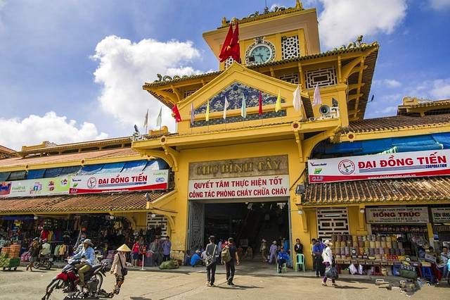 Binh Tay Market