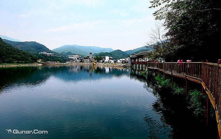 "武汉市唯一的土苗文化风情旅游区，也是最大的自然山水度假区。亲朋好友聚会休闲度假的绝佳去处_锦里沟"的评论图片