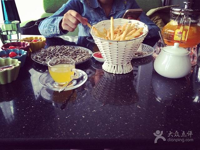 两岸咖啡(玫瑰广场店)