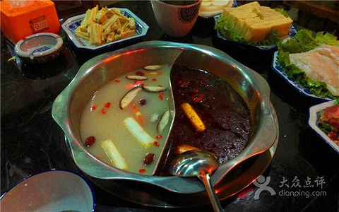 老板凳土灶火锅