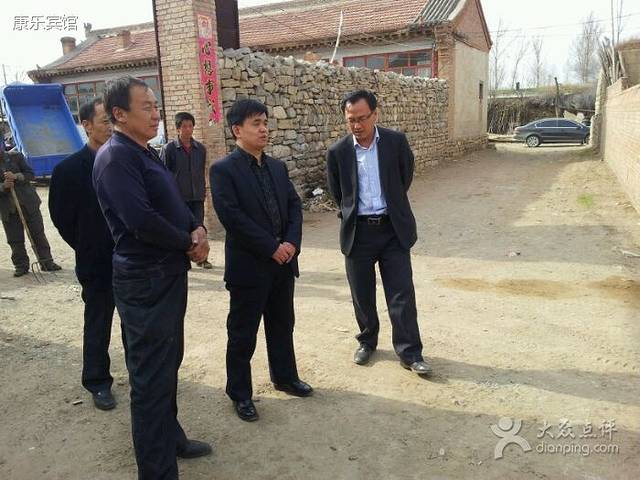 若比邻化妆品专营店