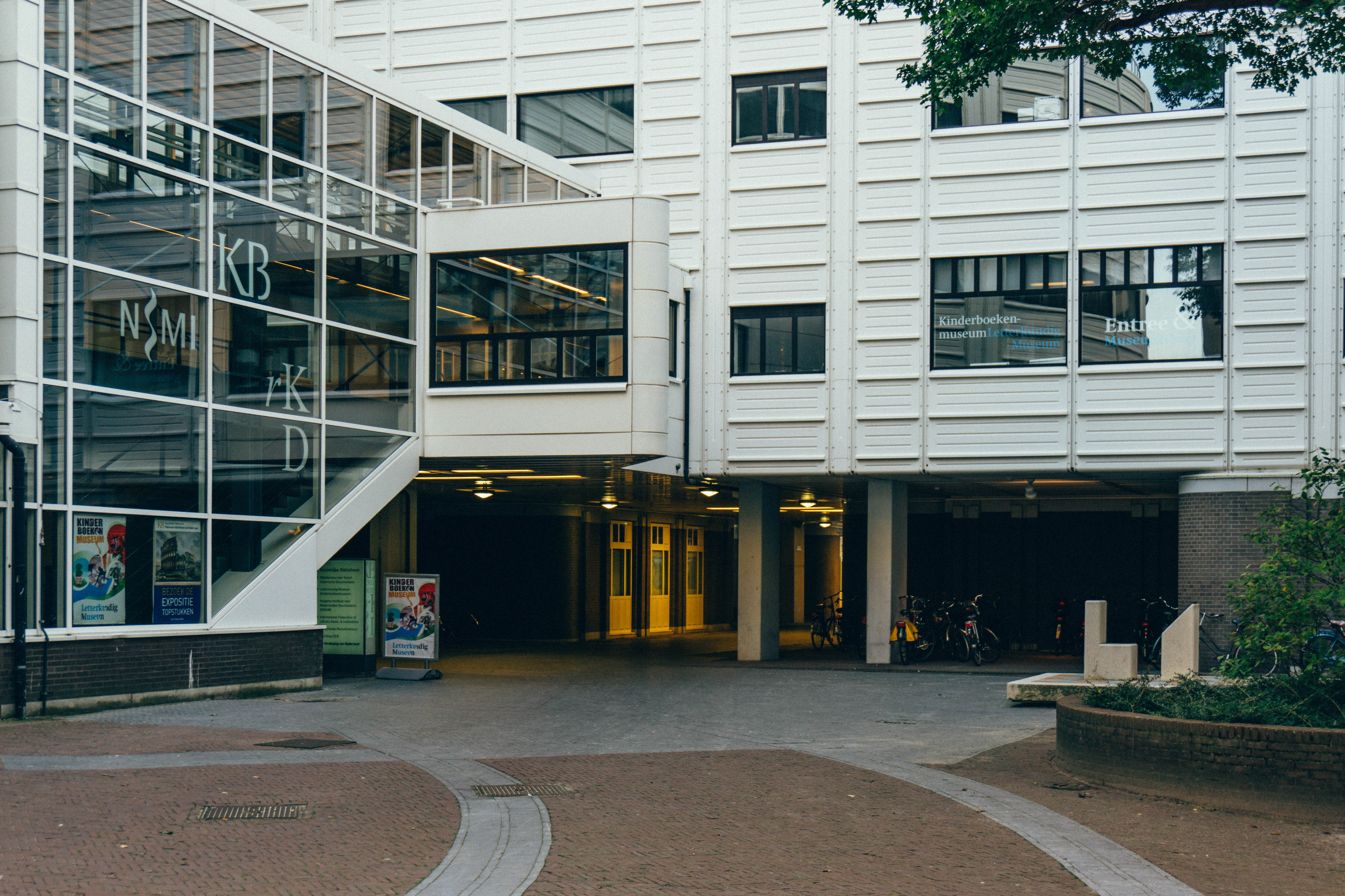 荷兰皇家图书馆