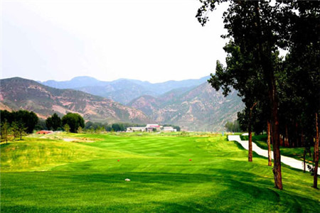 内蒙古大青山太伟高尔夫俱乐部