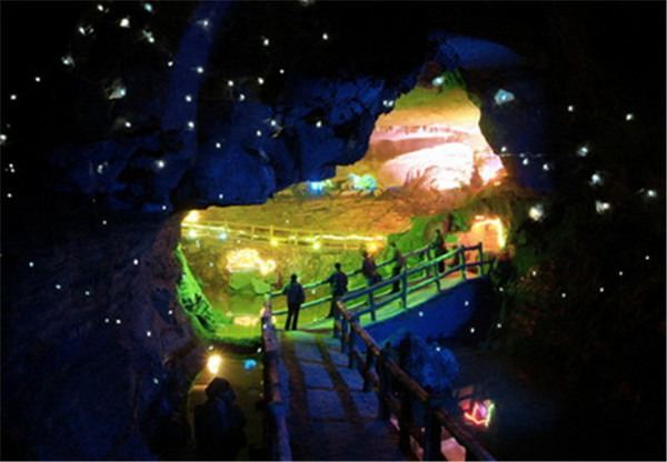 怀托摩萤火虫洞